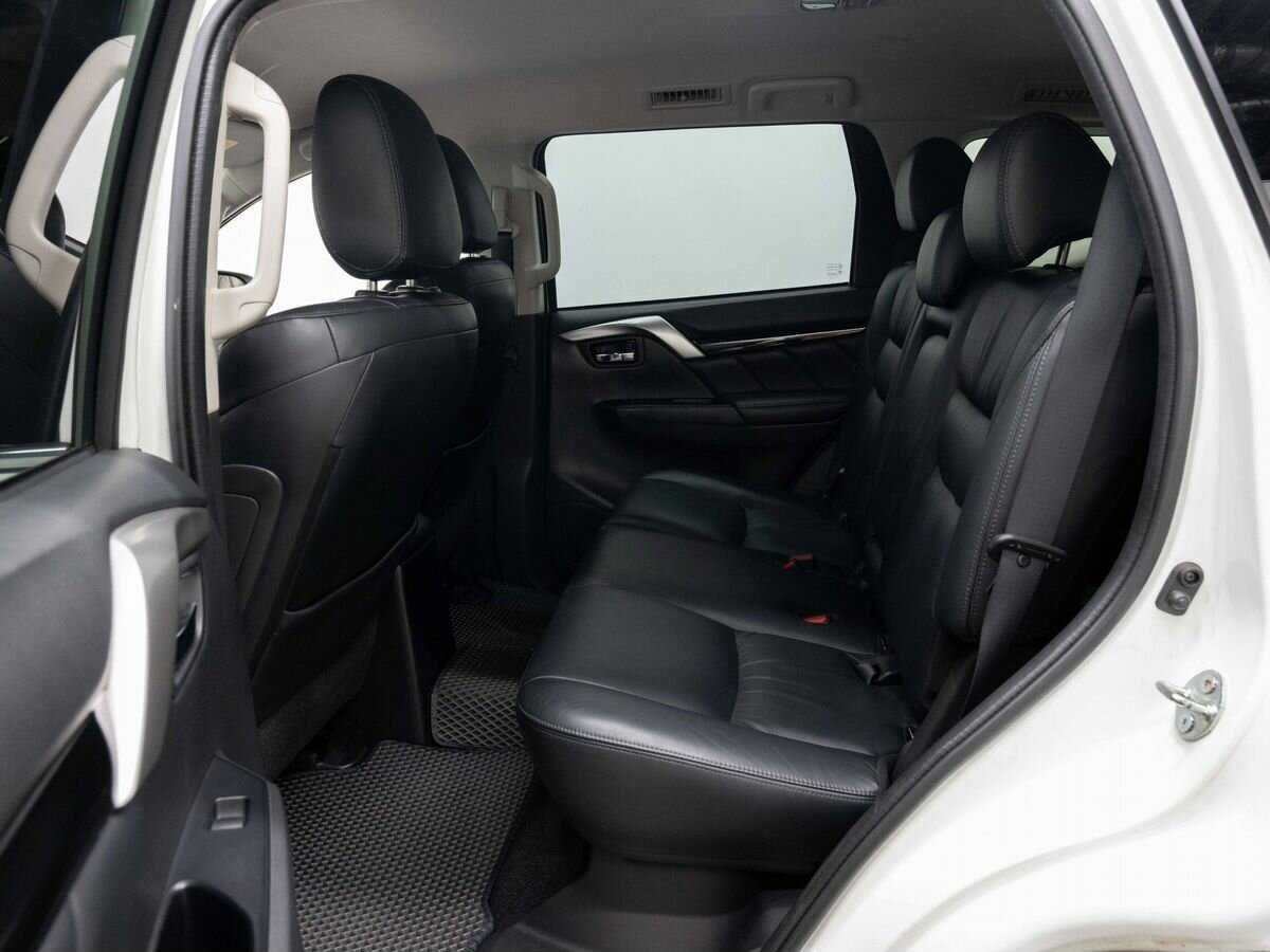 Mitsubishi Pajero Sport б/у, 2017, Автоматическая. Фото: #8
