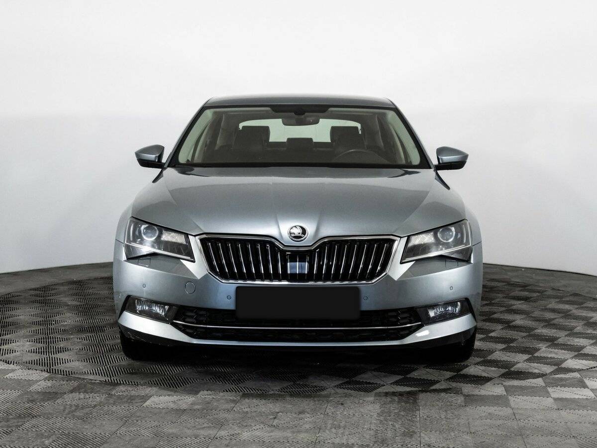 Skoda Superb б/у, 2017, Роботизированная. Фото: #1