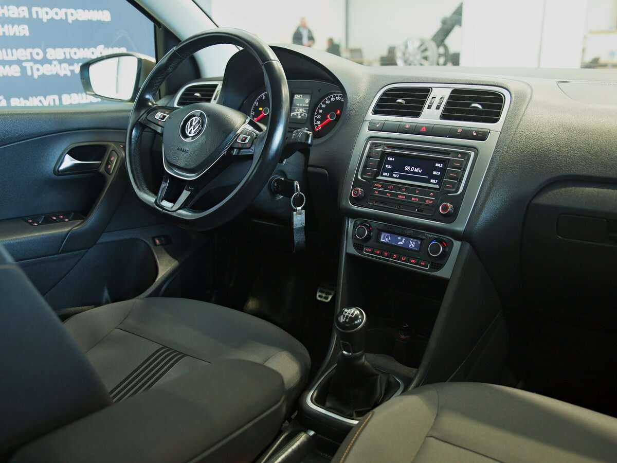 Volkswagen Polo б/у, 2016, Механическая. Фото: #4