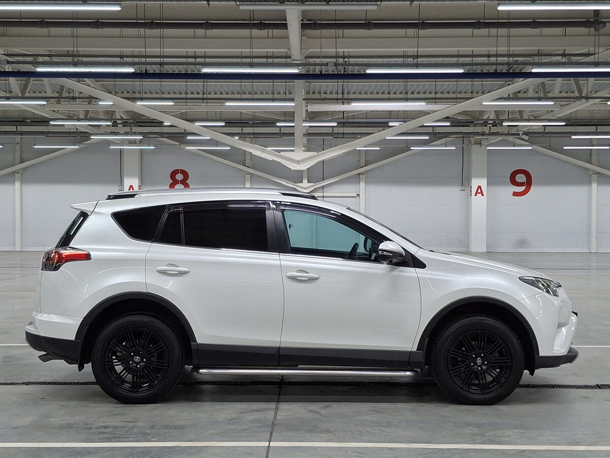 Toyota RAV4 б/у, 2017, Автоматическая. Фото: #3