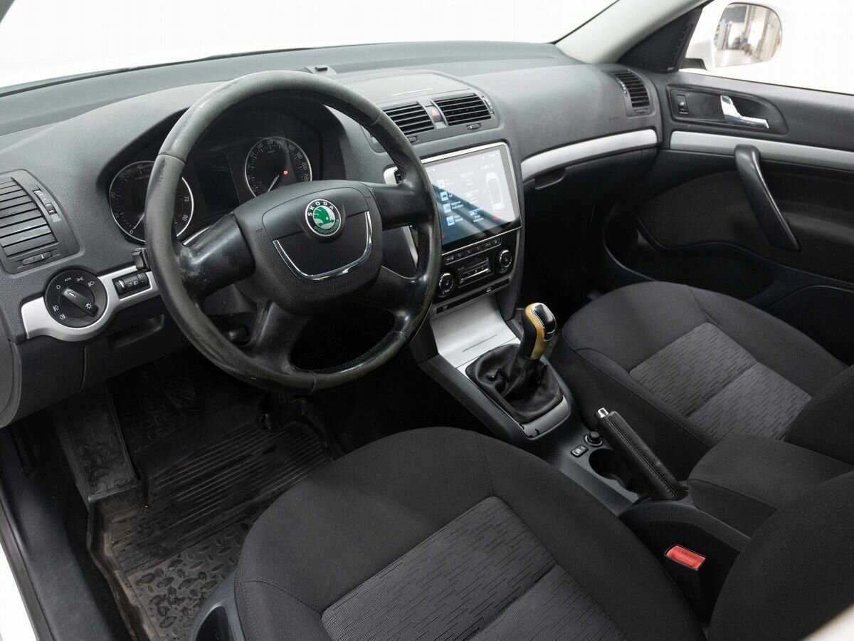 Skoda Octavia б/у, 2012, Механическая. Фото: #6