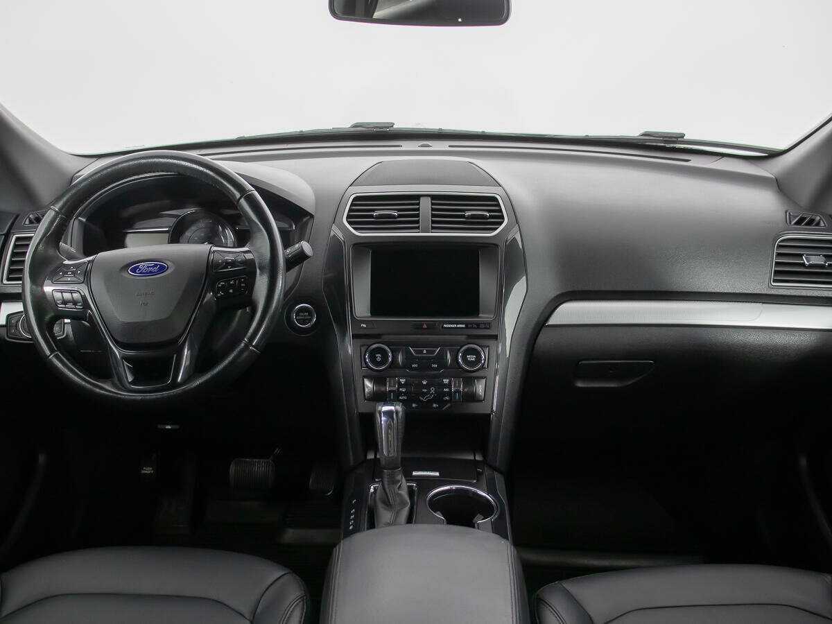 Ford Explorer б/у, 2017, Автоматическая. Фото: #16