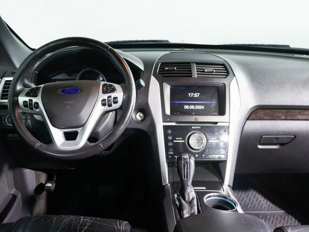 Ford Explorer б/у, 2012, Автоматическая. Фото: #11