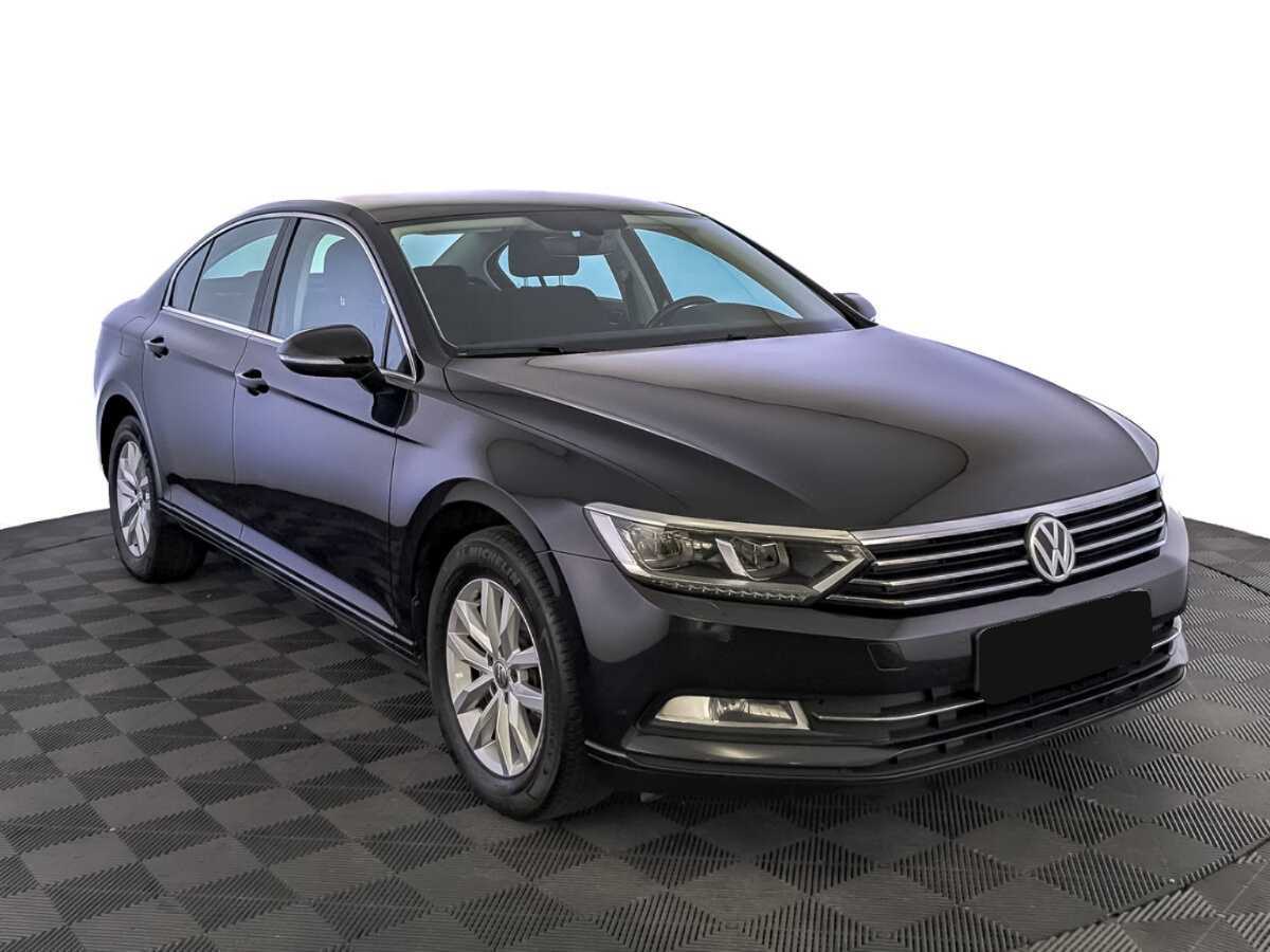 Volkswagen Passat б/у, 2018, Роботизированная. Фото: #2