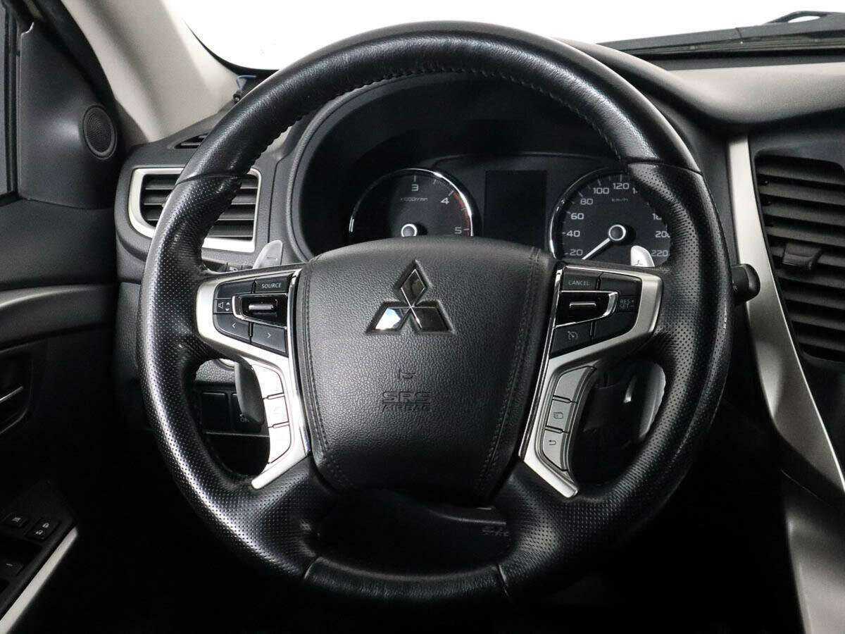 Mitsubishi Pajero Sport б/у, 2017, Автоматическая. Фото: #11