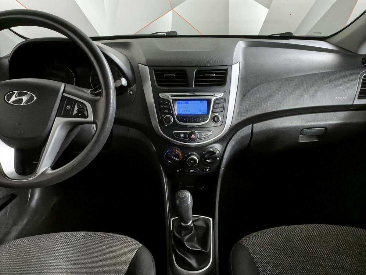 Hyundai Solaris б/у, 2013, Механическая. Фото: #10