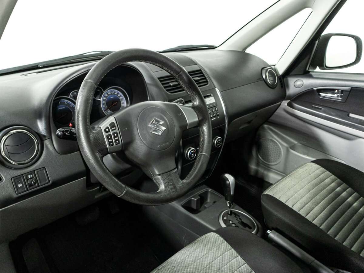 Suzuki SX4 б/у, 2013, Автоматическая. Фото: #6