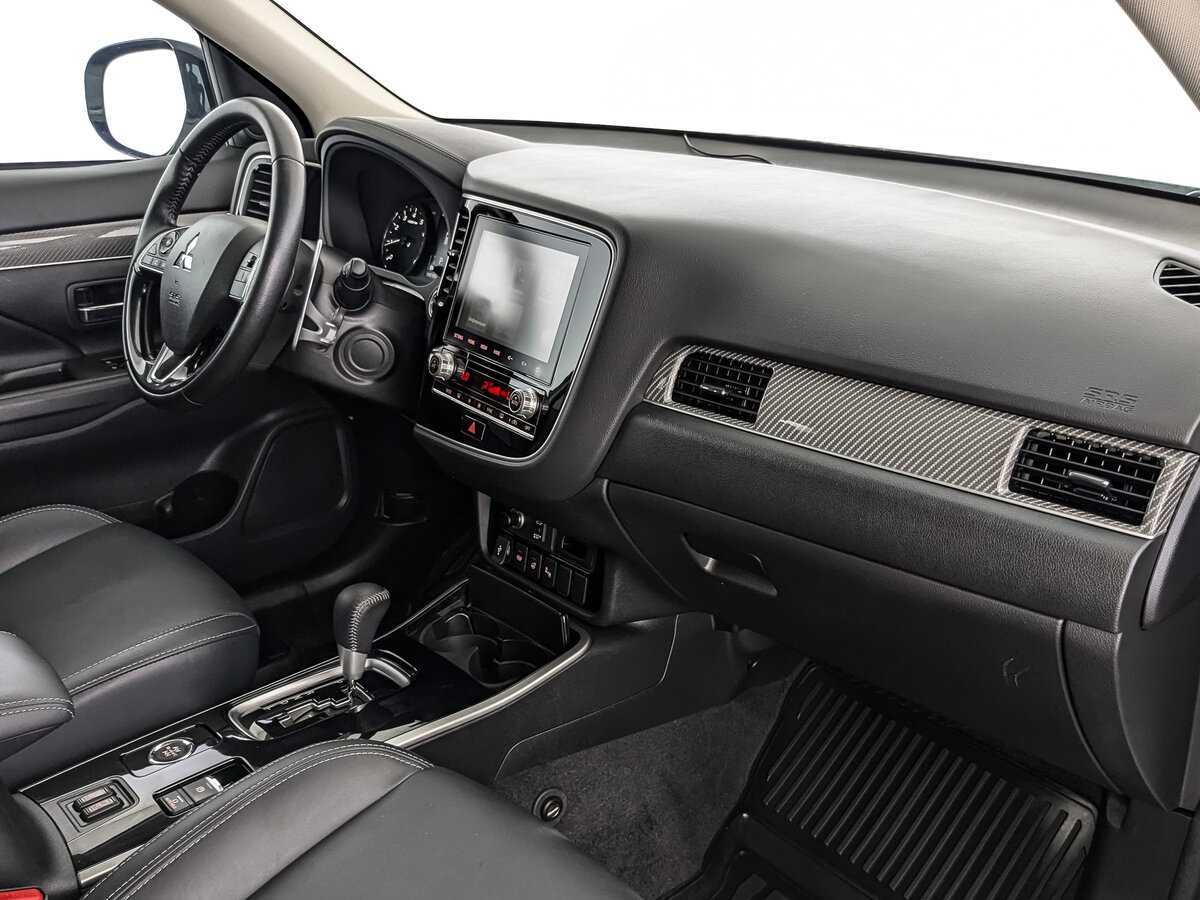 Mitsubishi Outlander б/у, 2021, Вариатор. Фото: #8