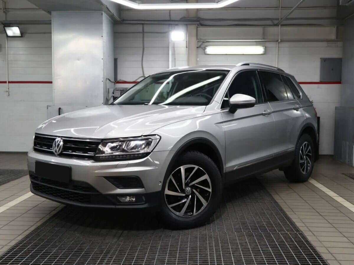 Volkswagen Tiguan б/у, 2018, Роботизированная. Посмотреть фото
