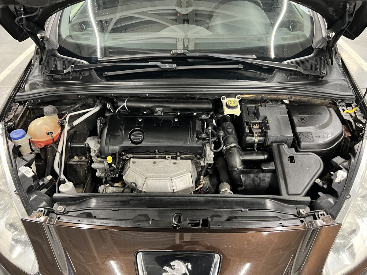 Peugeot 308 б/у, 2012, Механическая. Фото: #6