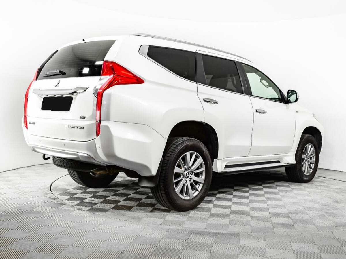 Mitsubishi Pajero Sport б/у, 2017, Механическая. Фото: #4