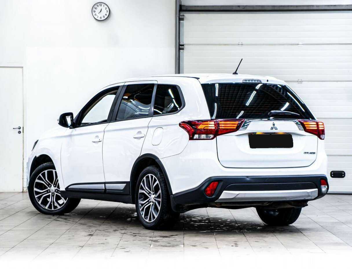 Mitsubishi Outlander б/у, 2015, Вариатор. Фото: #5