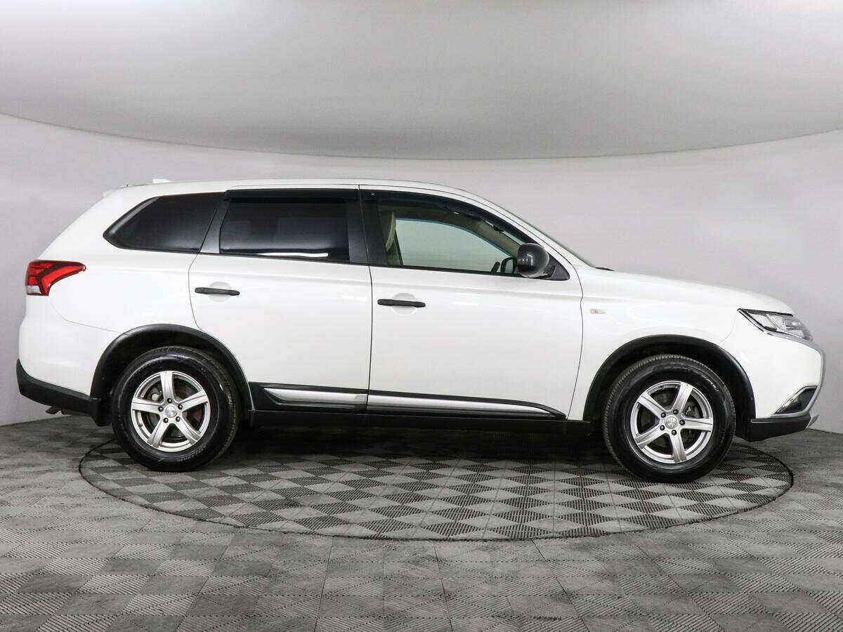 Mitsubishi Outlander б/у, 2017, Вариатор. Фото: #3