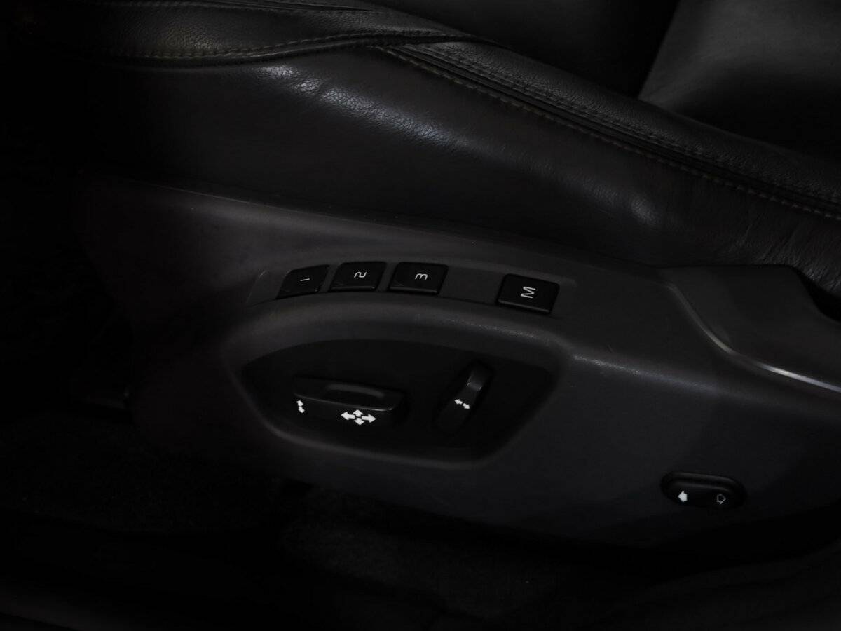 Volvo XC60 б/у, 2017, Автоматическая. Фото: #17