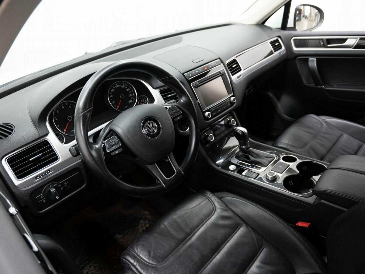 Volkswagen Touareg б/у, 2015, Автоматическая. Фото: #12