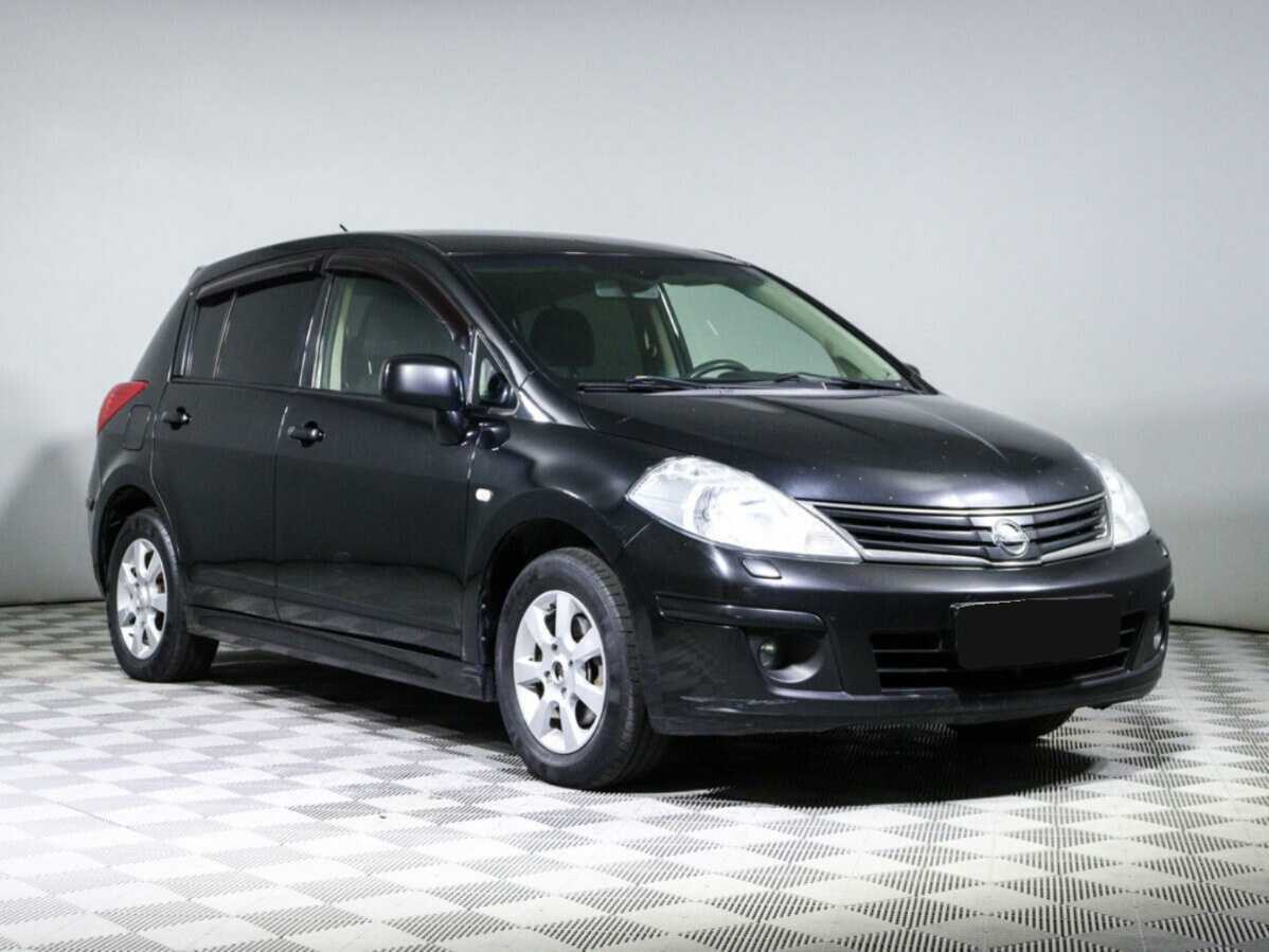 Nissan Tiida б/у, 2013, Автоматическая. Фото: #2