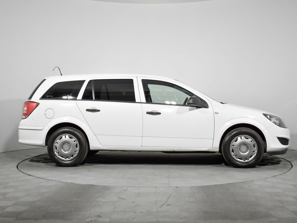 Opel Astra б/у, 2013, Механическая. Фото: #3