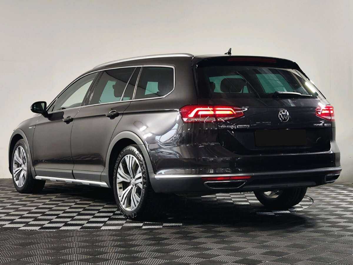 Volkswagen Passat б/у, 2019, Роботизированная. Фото: #3