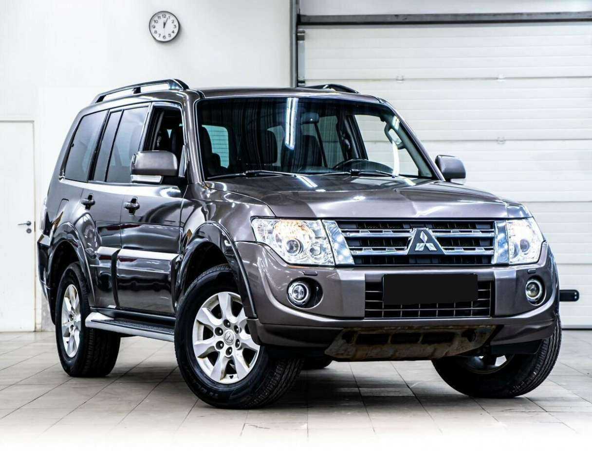 Mitsubishi Pajero б/у, 2012, Автоматическая. Фото: #1