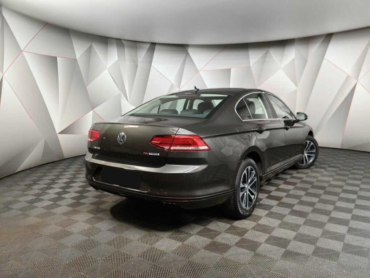 Volkswagen Passat б/у, 2017, Роботизированная. Фото: #1