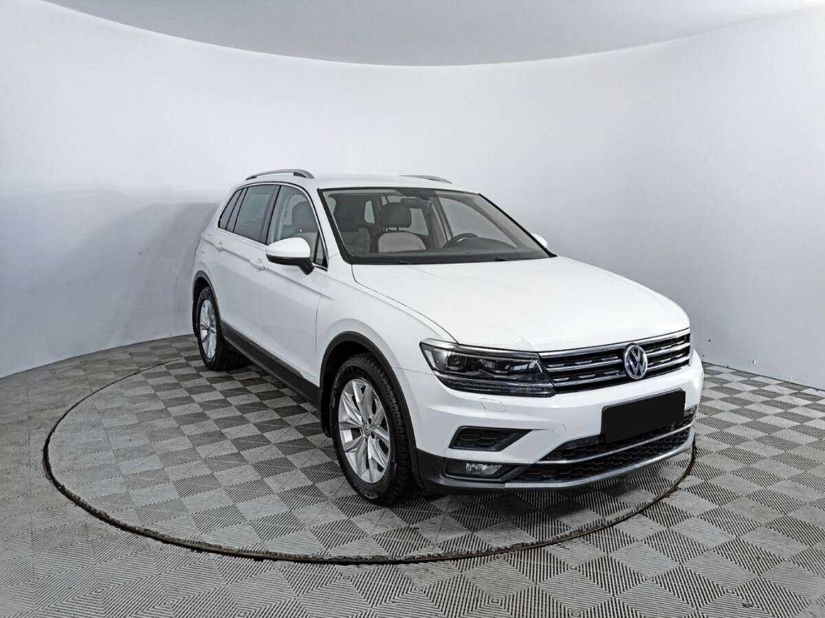 Volkswagen Tiguan б/у, 2017, Роботизированная. Фото: #2
