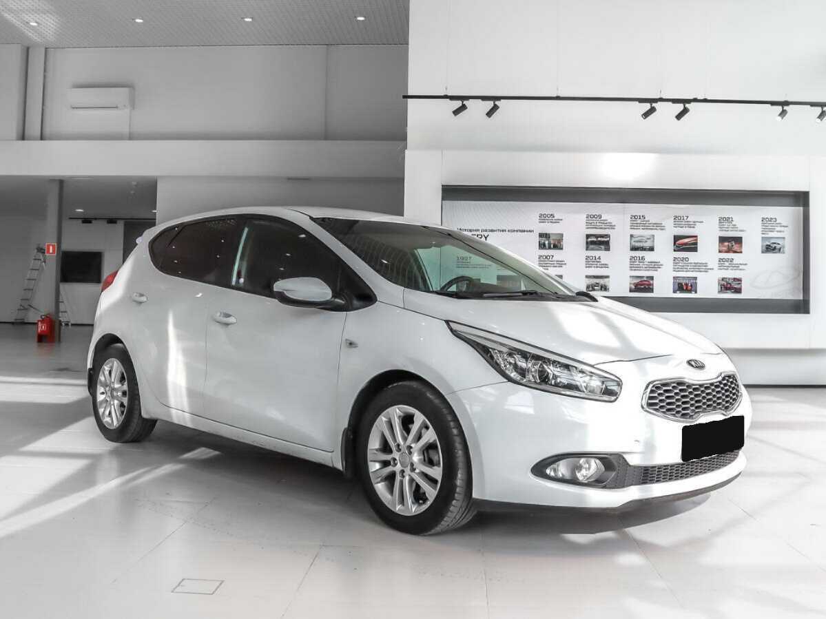 Kia Ceed б/у, 2013, Автоматическая. Фото: #2