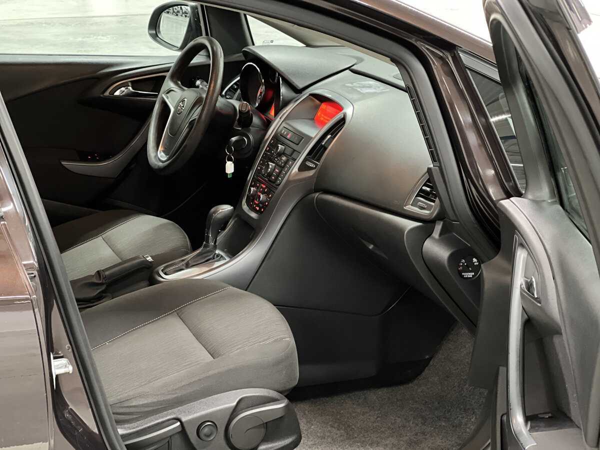 Opel Astra б/у, 2013, Автоматическая. Фото: #10