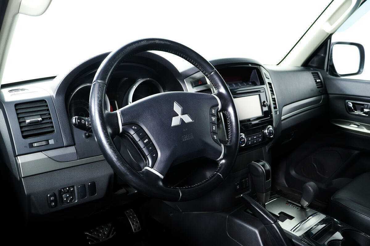 Mitsubishi Pajero б/у, 2018, Автоматическая. Фото: #12