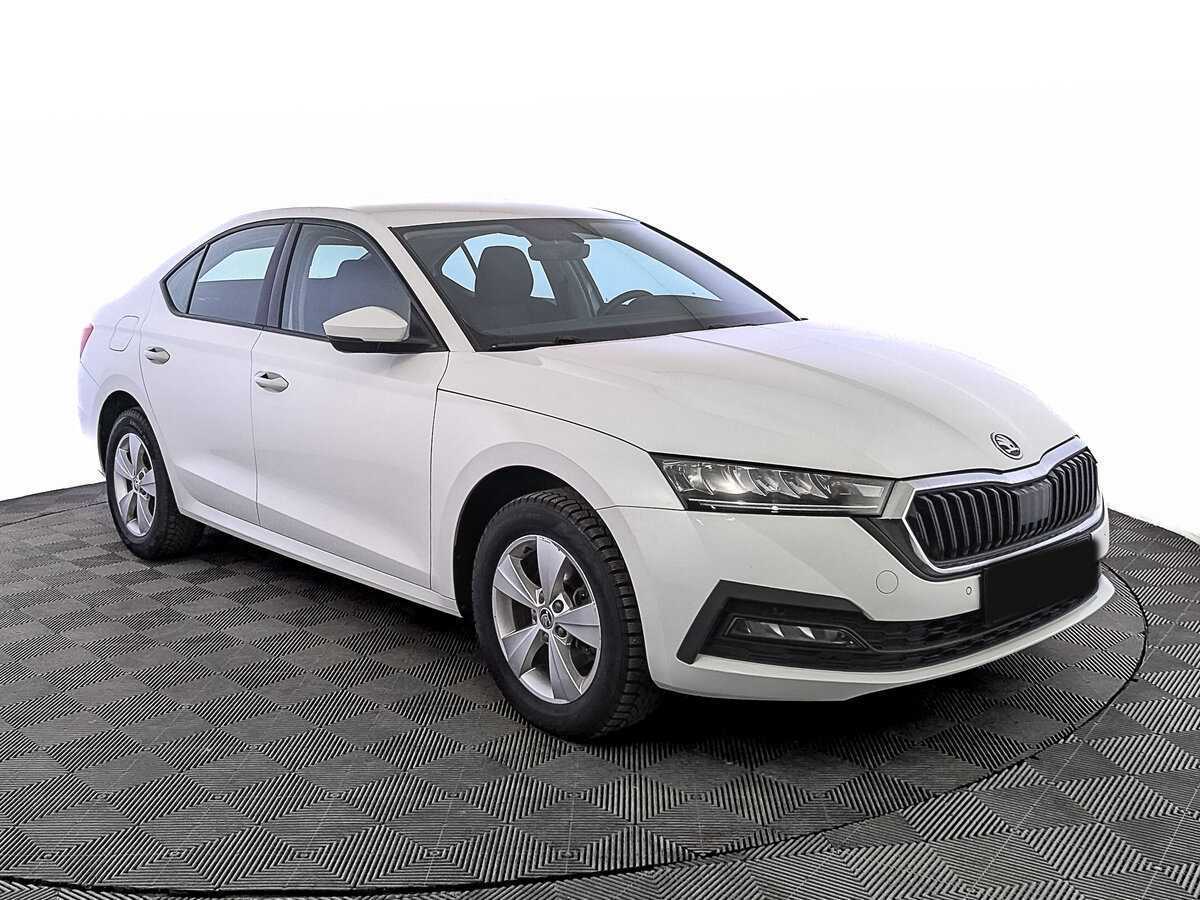 Skoda Octavia б/у, 2021, Автоматическая. Фото: #2