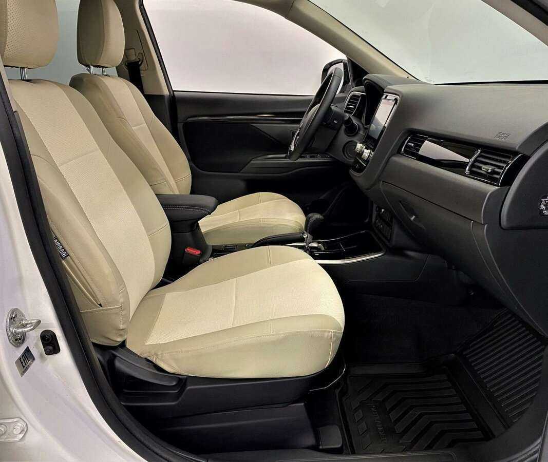 Mitsubishi Outlander б/у, 2021, Вариатор. Фото: #13