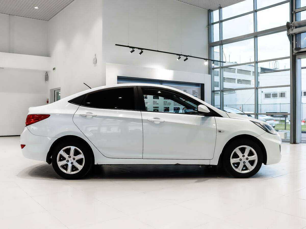 Hyundai Solaris б/у, 2012, Автоматическая. Фото: #3