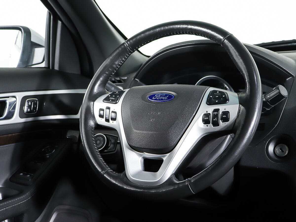 Ford Explorer б/у, 2013, Автоматическая. Фото: #15