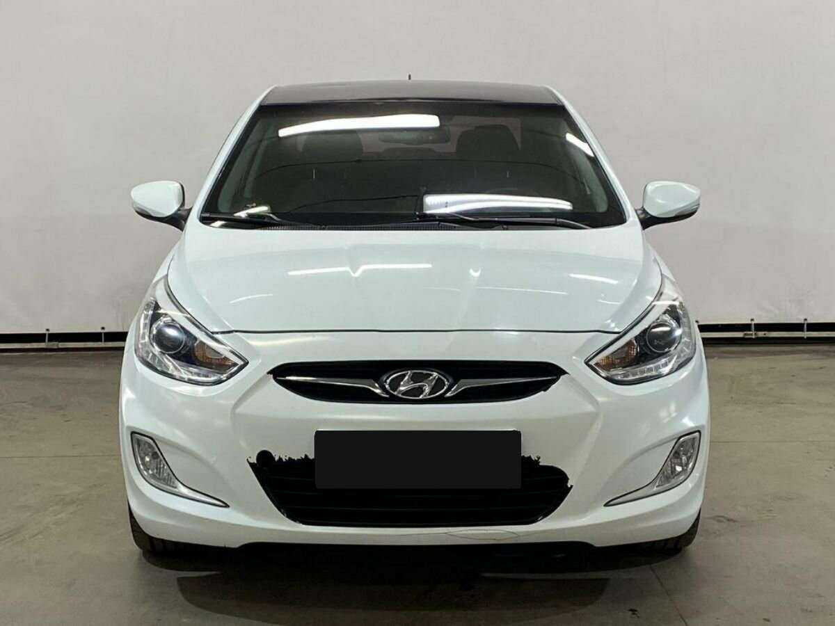 Hyundai Solaris б/у, 2013, Автоматическая. Фото: #1