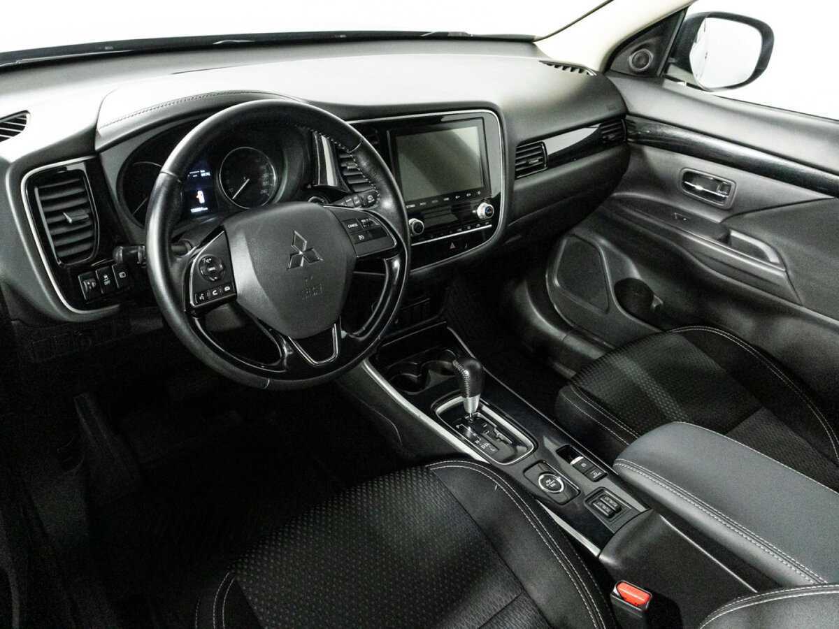 Mitsubishi Outlander б/у, 2021, Вариатор. Фото: #10