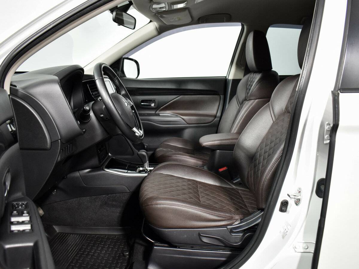 Mitsubishi Outlander б/у, 2019, Вариатор. Фото: #7