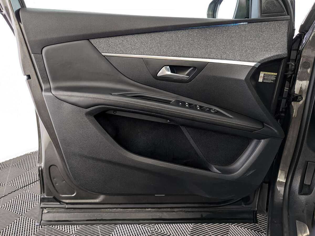 Peugeot 3008 б/у, 2018, Автоматическая. Фото: #13
