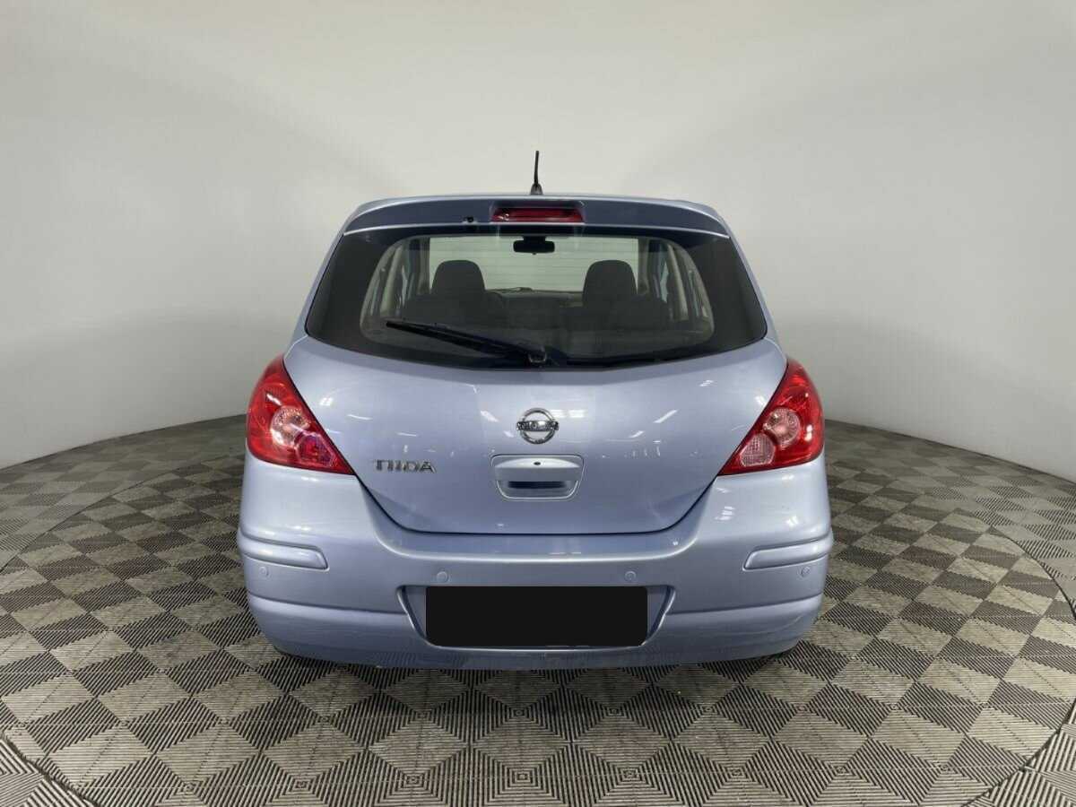 Nissan Tiida б/у, 2013, Автоматическая. Фото: #2
