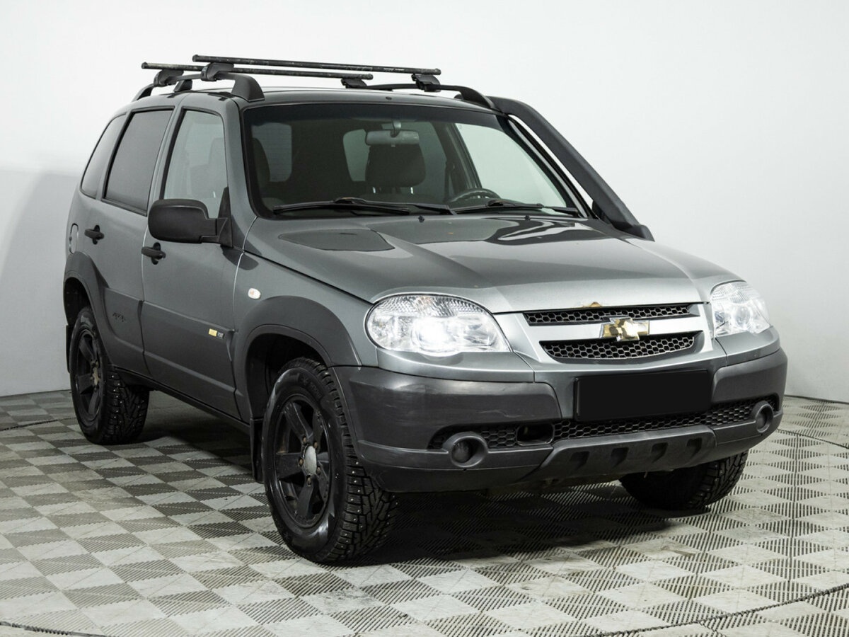 Chevrolet Niva б/у, 2016, Механическая. Фото: #2