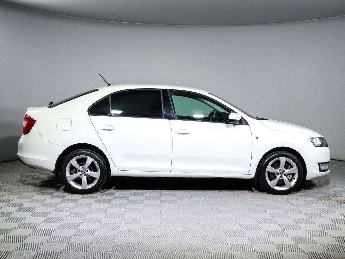 Skoda Rapid б/у, 2016, Роботизированная. Фото: #2