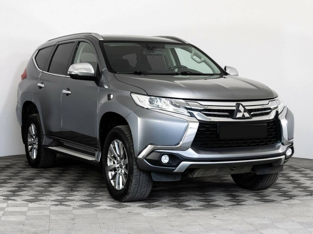 Mitsubishi Pajero Sport б/у, 2017, Автоматическая. Фото: #2