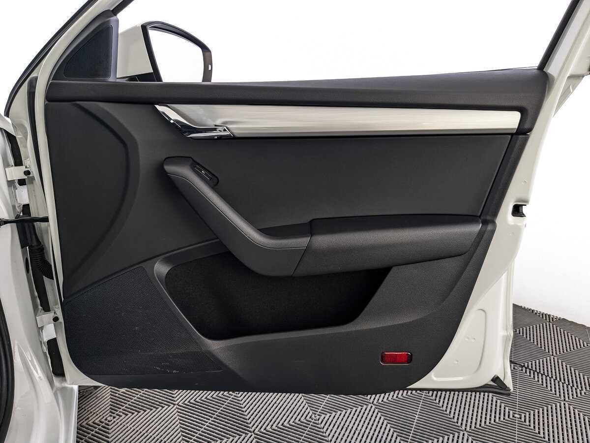 Skoda Octavia б/у, 2019, Механическая. Фото: #19