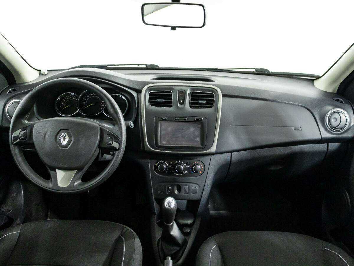 Renault Sandero б/у, 2015, Механическая. Фото: #12