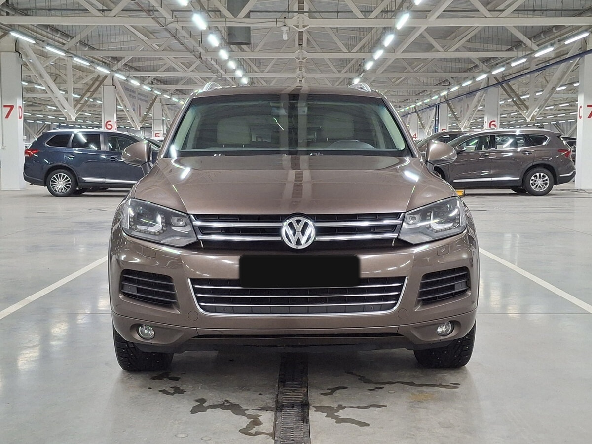 Volkswagen Touareg б/у, 2013, Автоматическая. Фото: #1