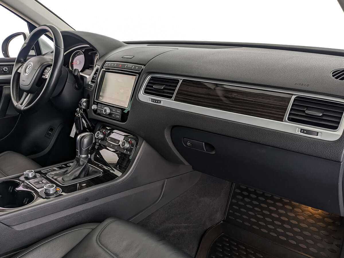 Volkswagen Touareg б/у, 2017, Автоматическая. Фото: #12