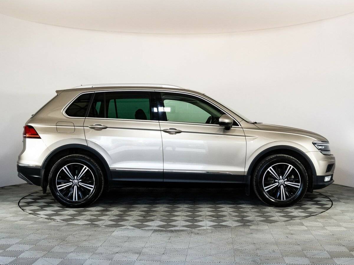 Volkswagen Tiguan б/у, 2017, Роботизированная. Фото: #3