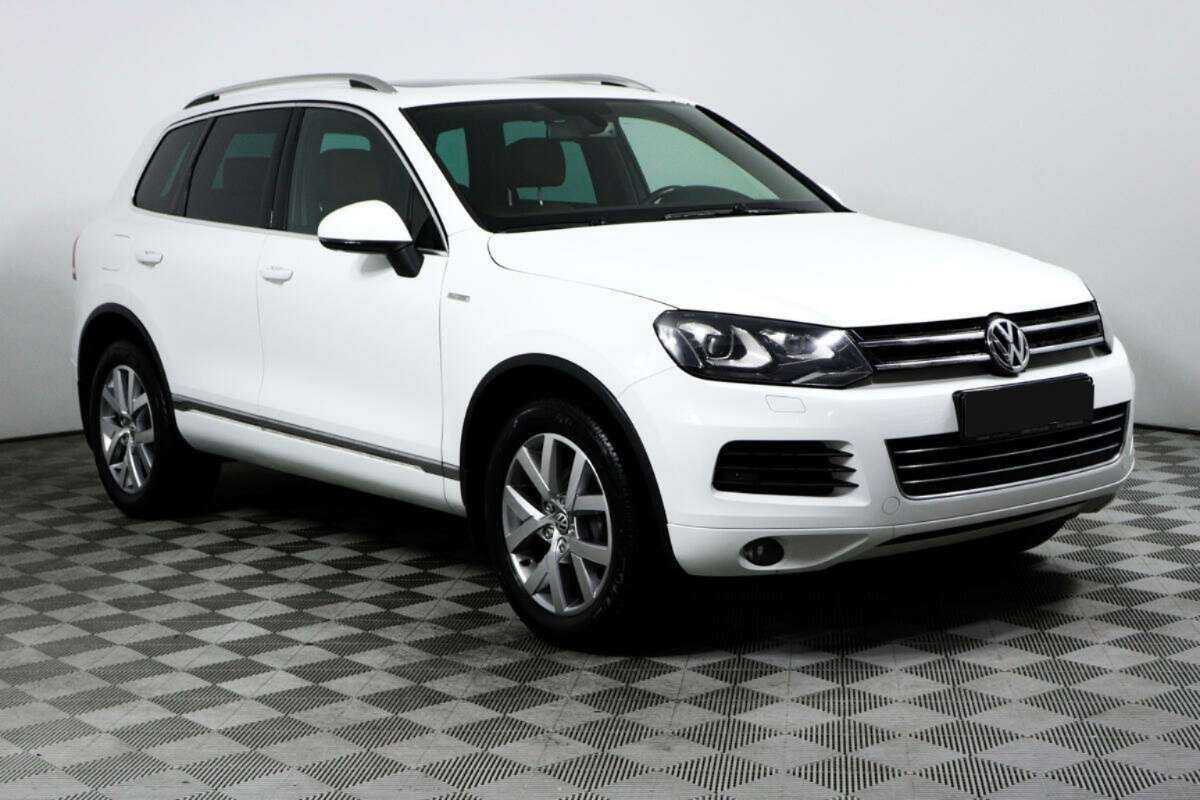 Volkswagen Touareg б/у, 2013, Автоматическая. Фото: #2
