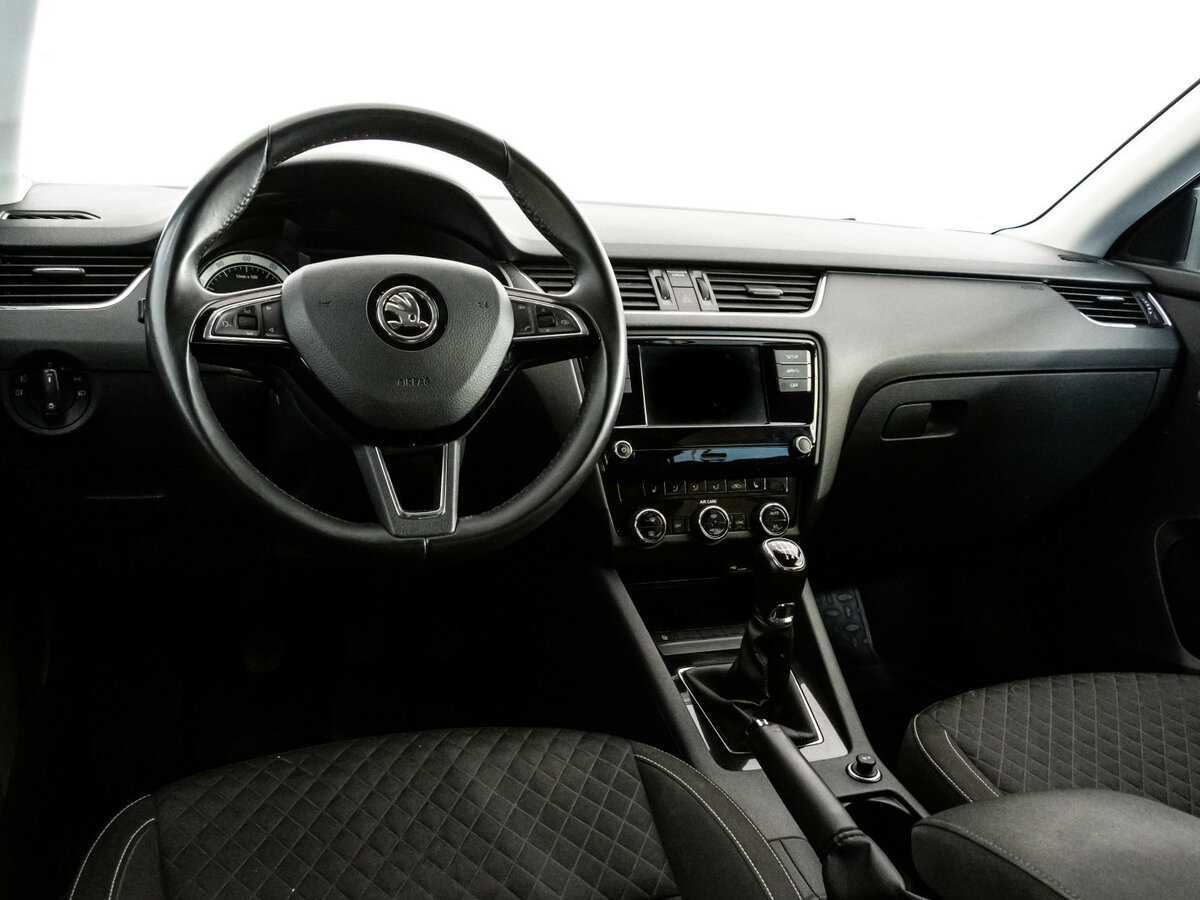 Skoda Octavia б/у, 2017, Механическая. Фото: #8