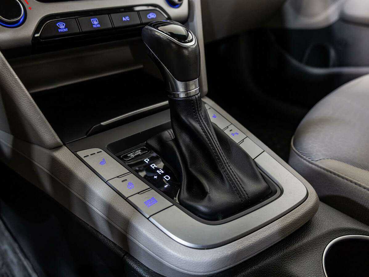 Hyundai Elantra б/у, 2018, Автоматическая. Фото: #14
