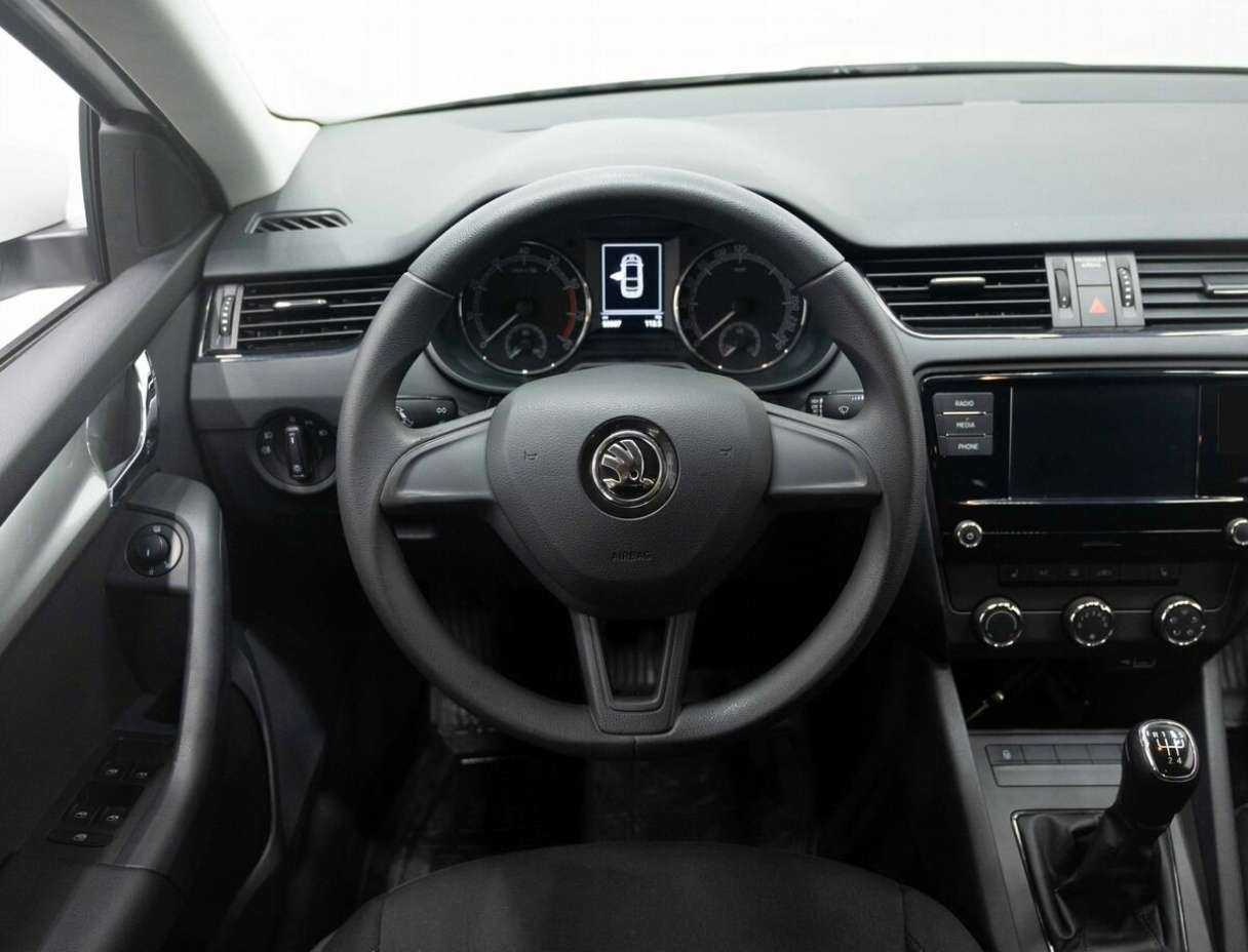 Skoda Octavia б/у, 2019, Механическая. Фото: #13