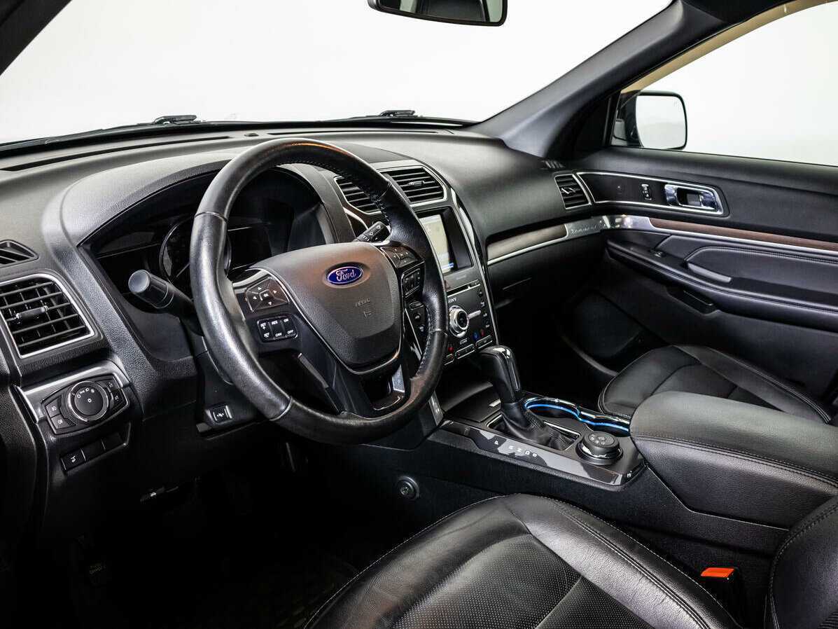 Ford Explorer б/у, 2016, Автоматическая. Фото: #10
